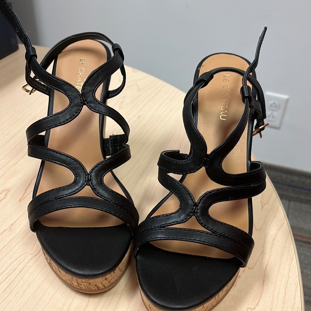 Le Château Black sandals